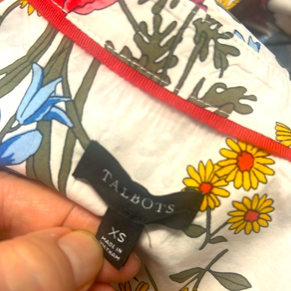 TALBOTS-floral White and Red Long Sleeve Button Down Shirt with Notched Collar - Picture 4 of 7